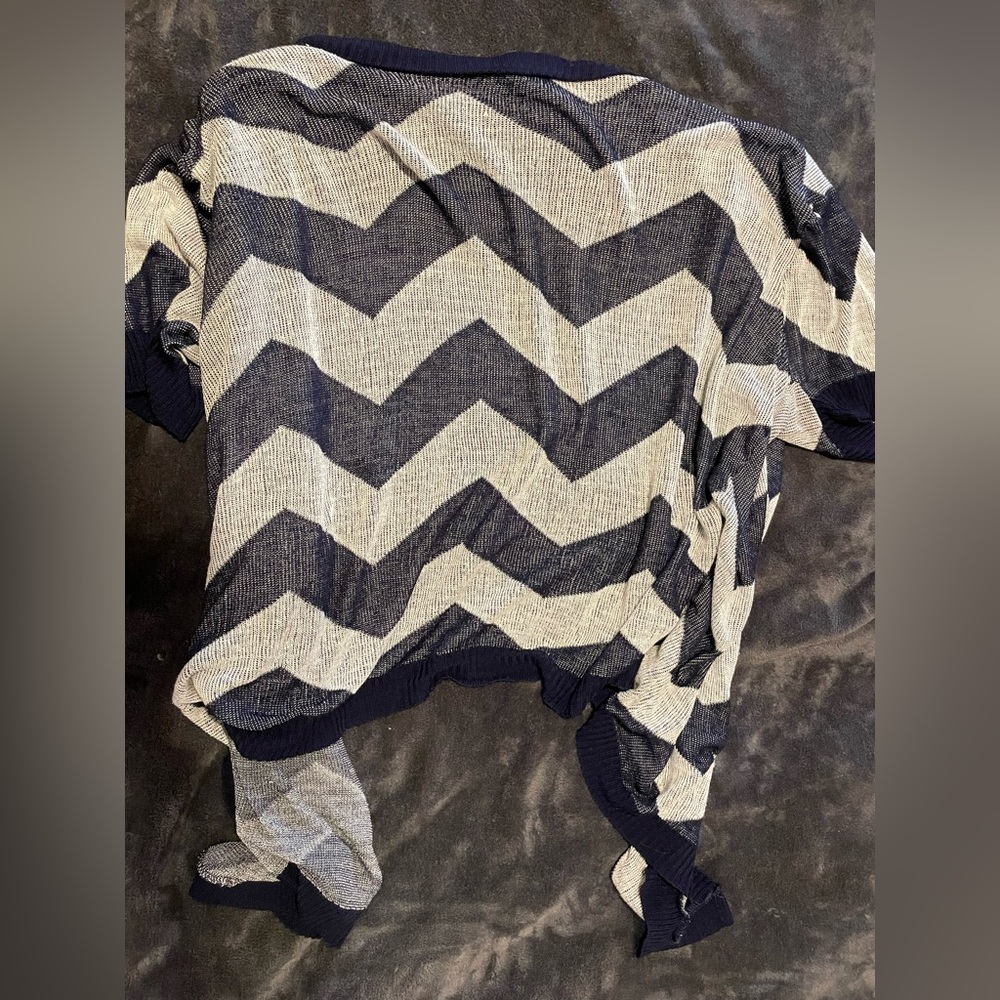 Women’s Large Short Sleeve Cardigan - Picture 7 of 7